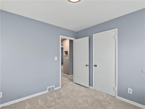 1064 Ray Street Akron OH 44306