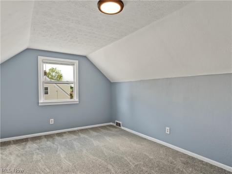 1064 Ray Street Akron OH 44306
