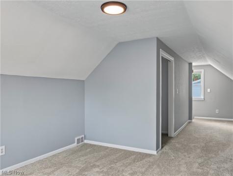 1064 Ray Street Akron OH 44306