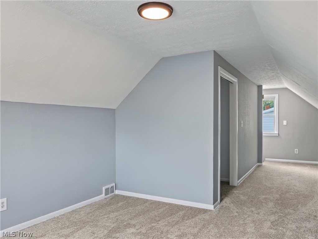 1064 Ray Street Akron OH 44306