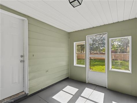 1064 Ray Street Akron OH 44306