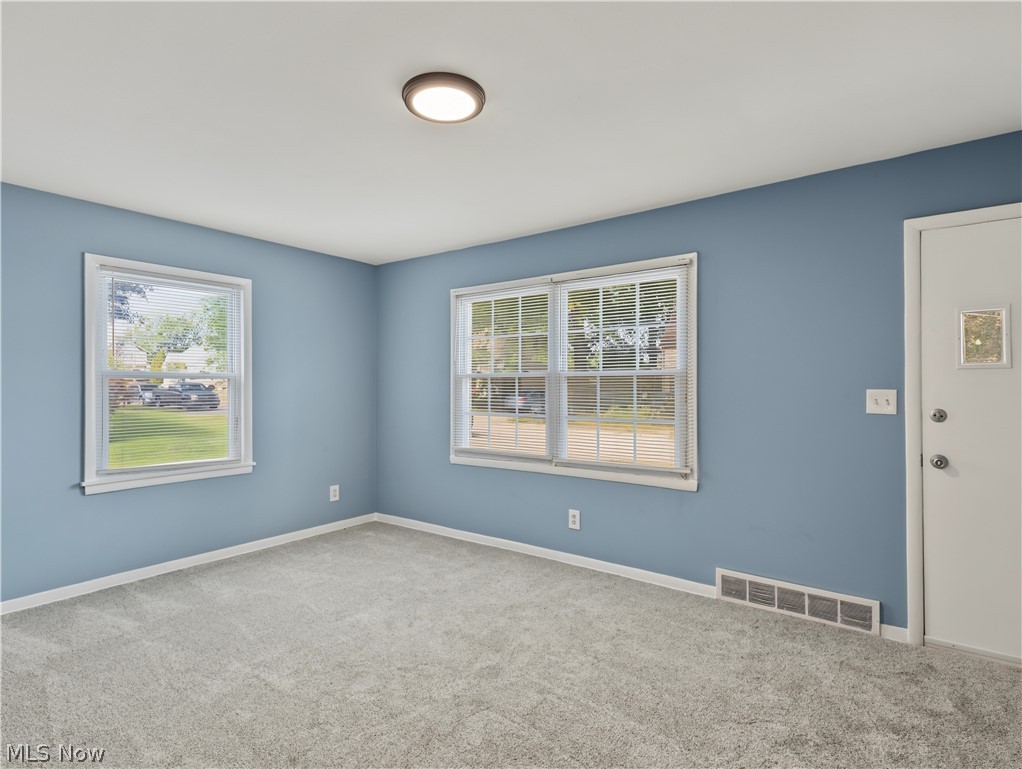 1064 Ray Street Akron OH 44306