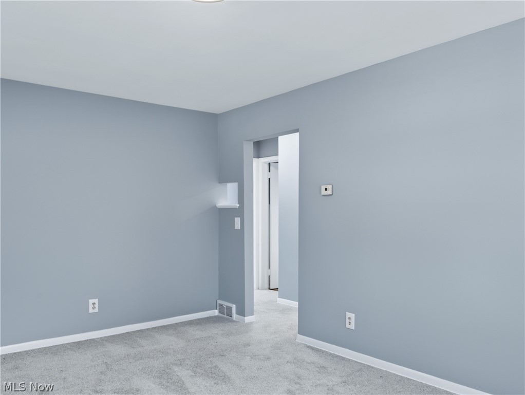 1064 Ray Street Akron OH 44306