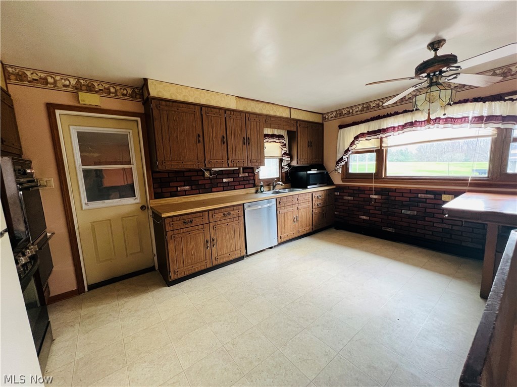 7360 N Meadowpark Drive Walton Hills OH 44146