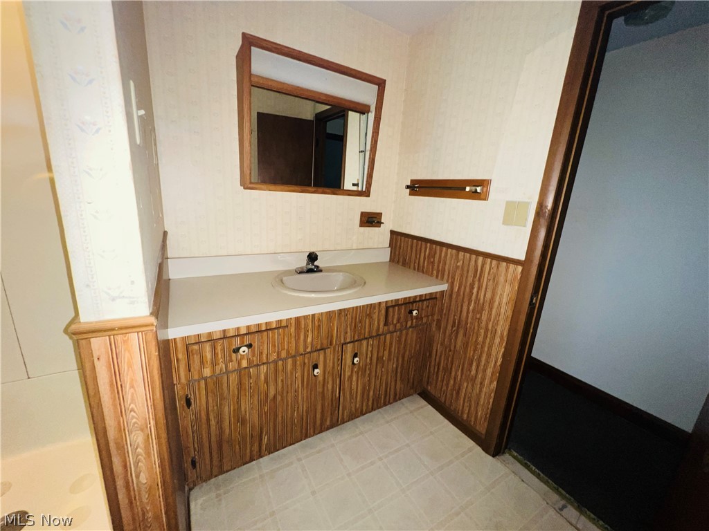 7360 N Meadowpark Drive Walton Hills OH 44146