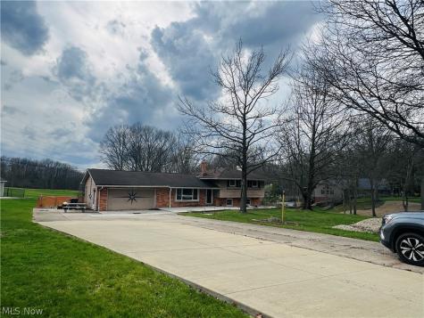 7360 N Meadowpark Drive Walton Hills OH 44146