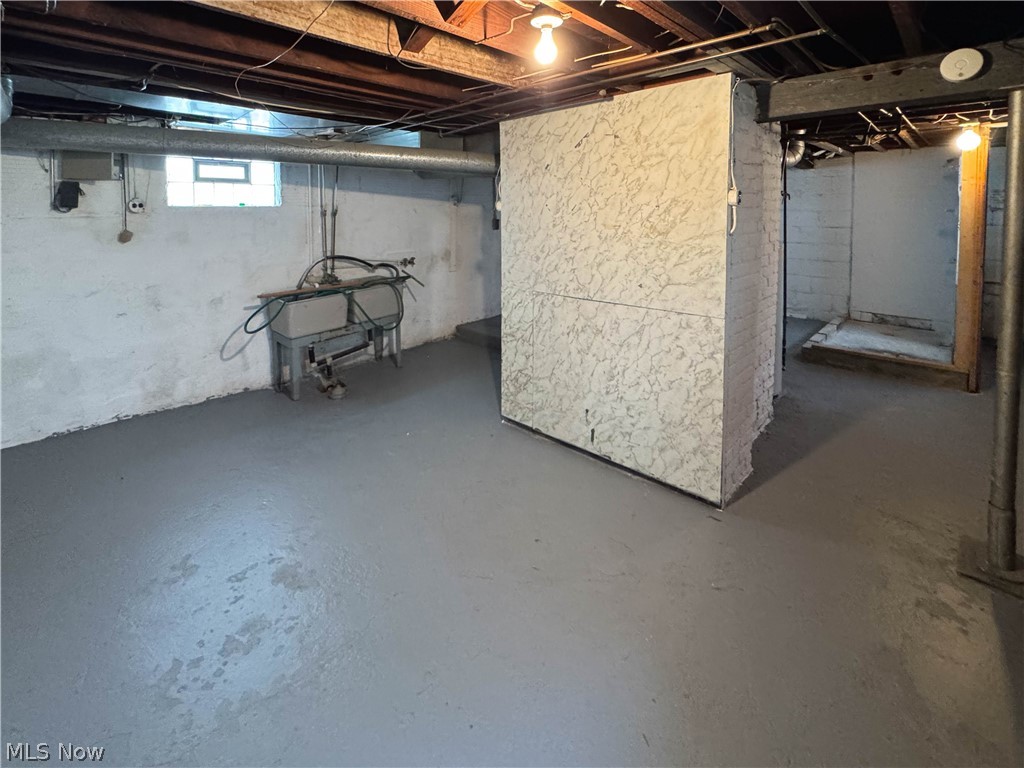 418 E Prospect Street Girard OH 44420