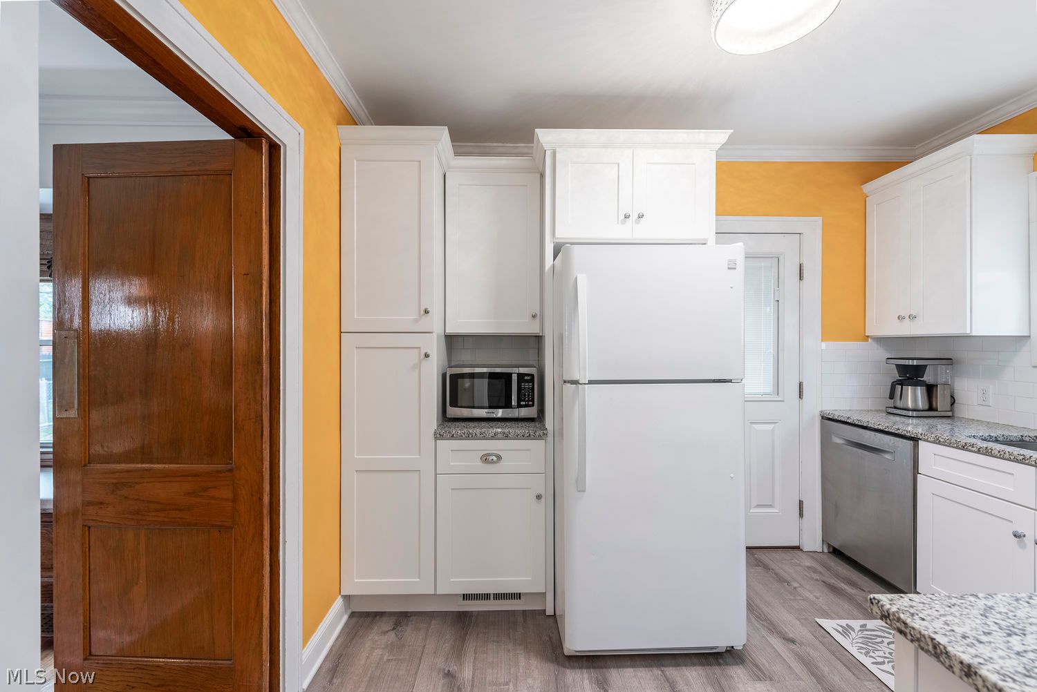 2093 Waterbury Road Lakewood OH 44107