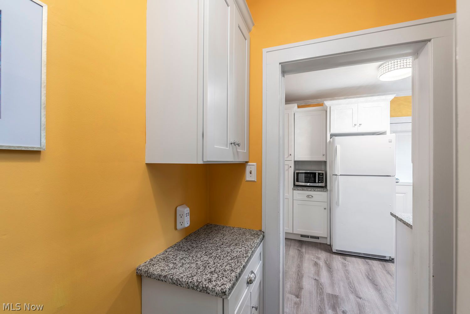2093 Waterbury Road Lakewood OH 44107