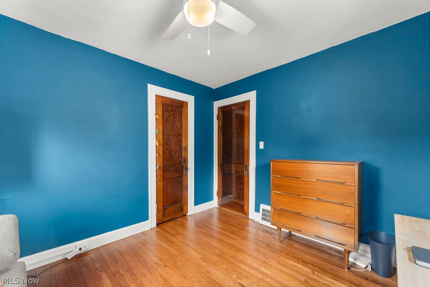 2093 Waterbury Road Lakewood OH 44107
