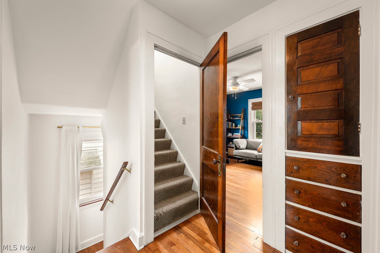 2093 Waterbury Road Lakewood OH 44107