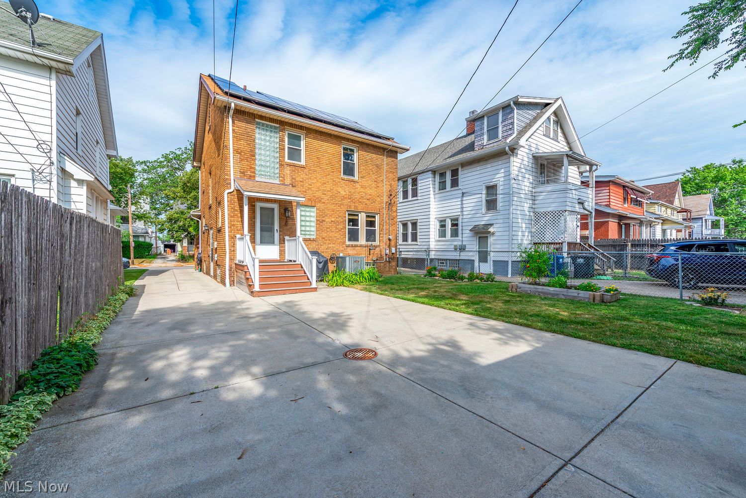 2093 Waterbury Road Lakewood OH 44107