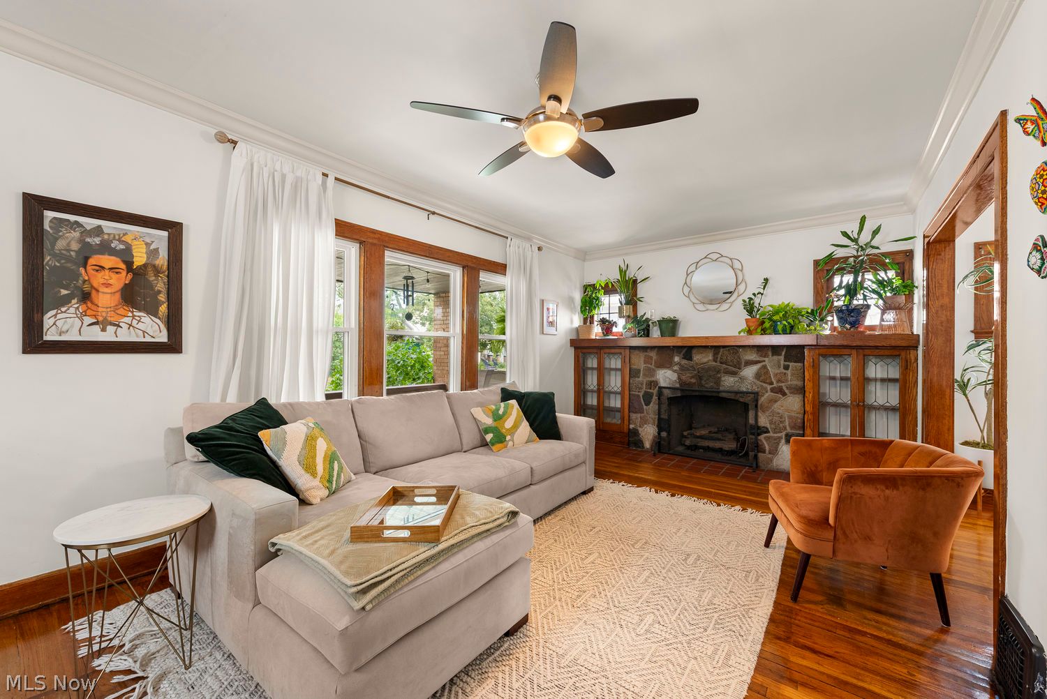 2093 Waterbury Road Lakewood OH 44107
