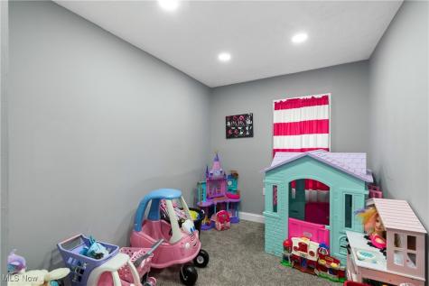 4131 E 74th Street Cleveland OH 44105