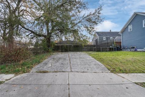 4131 E 74th Street Cleveland OH 44105