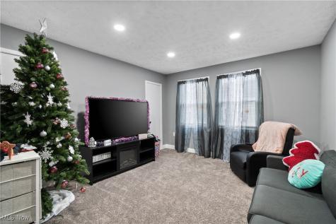 4131 E 74th Street Cleveland OH 44105