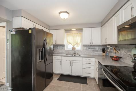 1724 Wiltshire Road Akron OH 44313