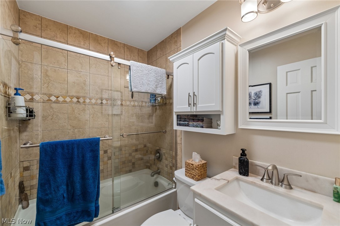 111 Leaview Lane Chagrin Falls OH 44022