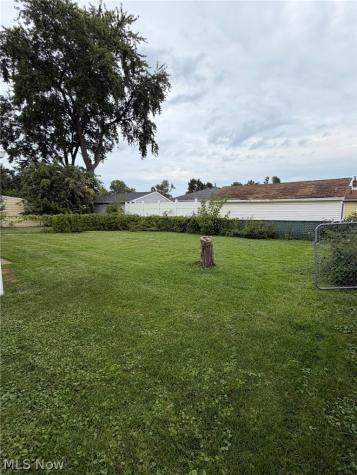5289 Smith Road Brook Park OH 44142
