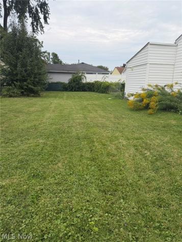5289 Smith Road Brook Park OH 44142