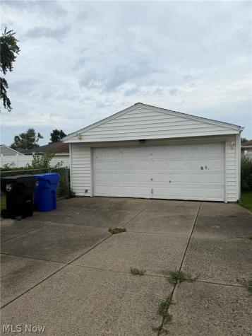 5289 Smith Road Brook Park OH 44142