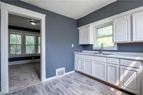 757 Baird Street Akron OH 44306