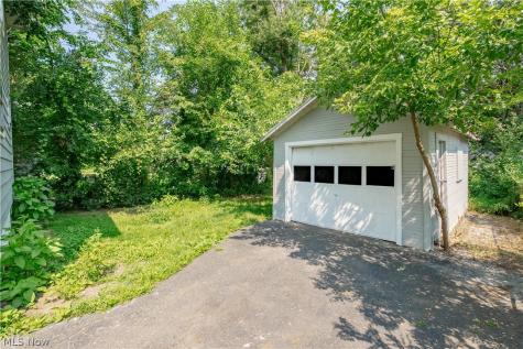 757 Baird Street Akron OH 44306
