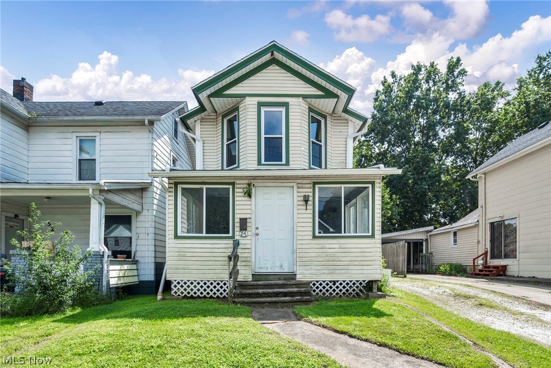 54 Brown Street Barberton OH 44203