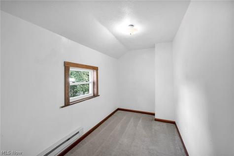 54 Brown Street Barberton OH 44203