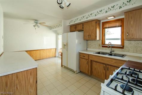 19155 Davinwood Drive Cleveland OH 44135