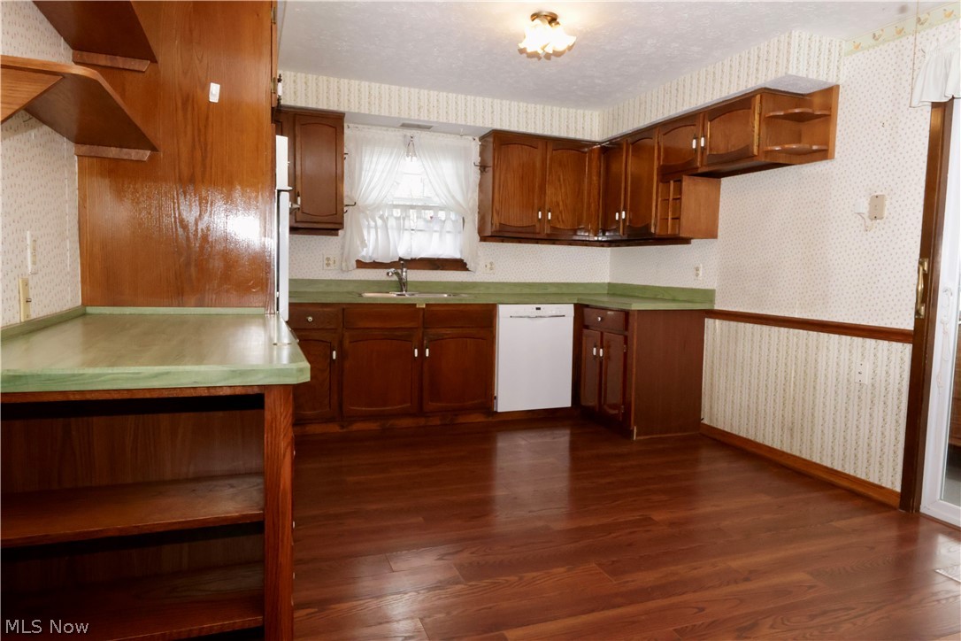 693 Idlewood Avenue Sheffield Lake OH 44054