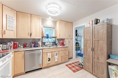 34561 Roberts Road Eastlake OH 44095