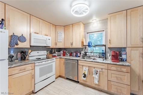 34561 Roberts Road Eastlake OH 44095