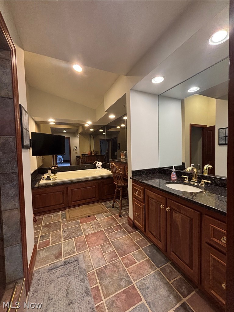 385 Cochran Road Aurora OH 44202