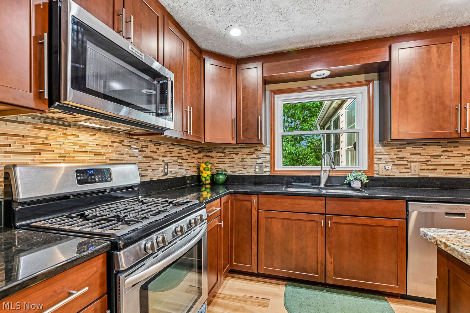 17716 Plymouth Row Strongsville OH 44136