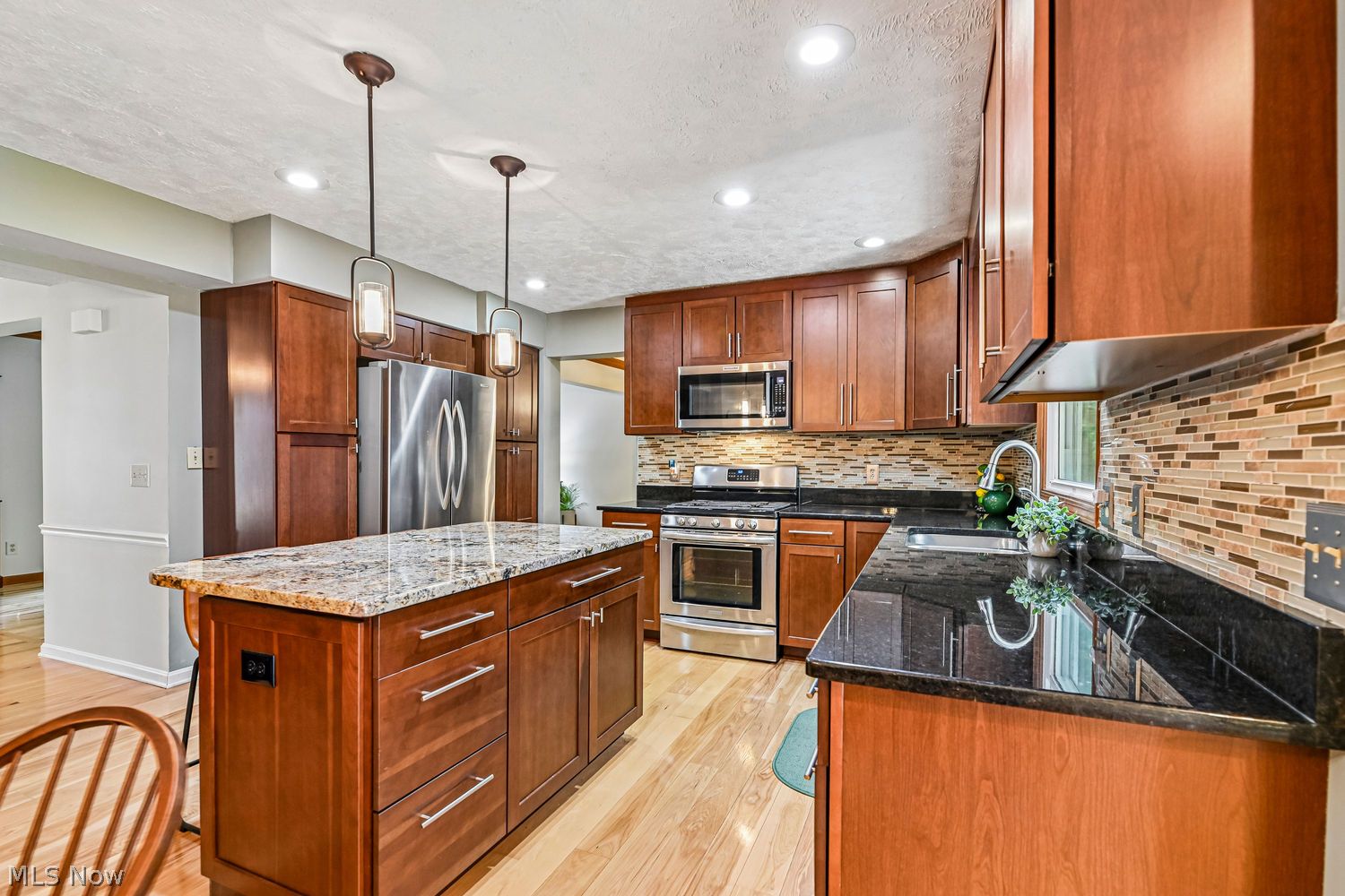 17716 Plymouth Row Strongsville OH 44136