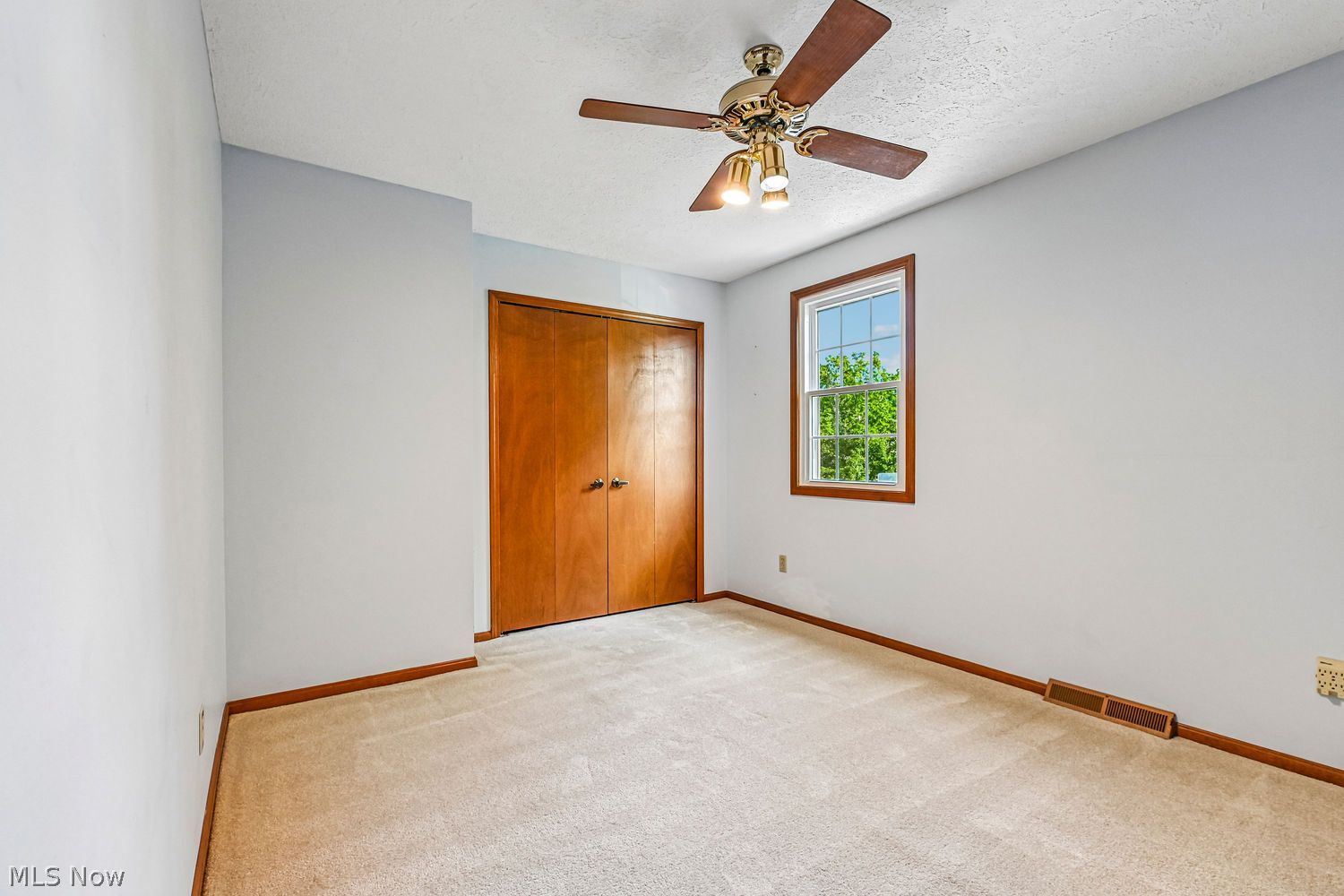 17716 Plymouth Row Strongsville OH 44136
