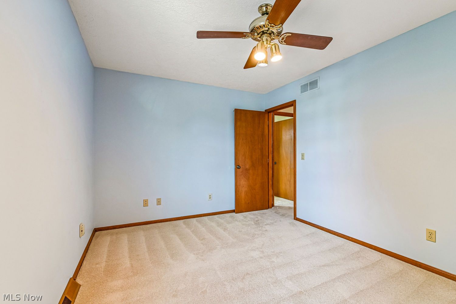 17716 Plymouth Row Strongsville OH 44136