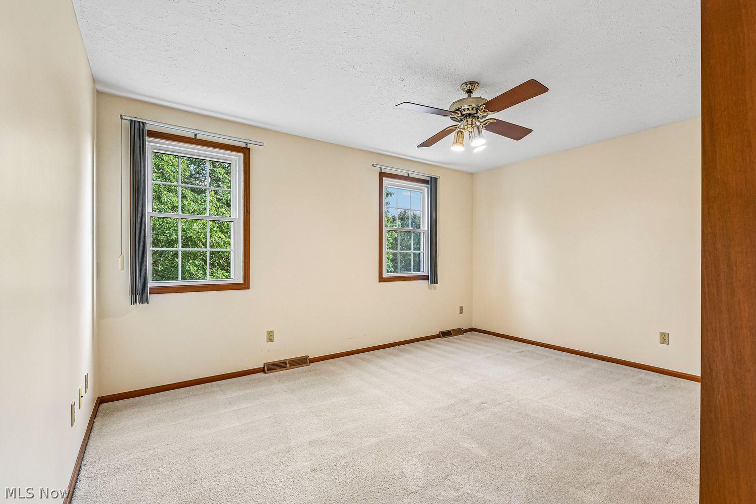 17716 Plymouth Row Strongsville OH 44136