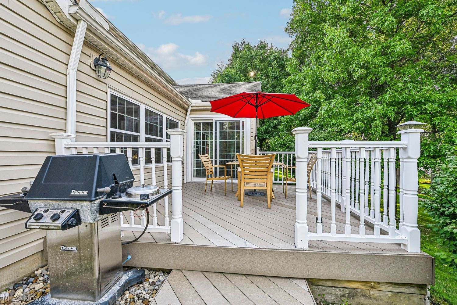 17716 Plymouth Row Strongsville OH 44136