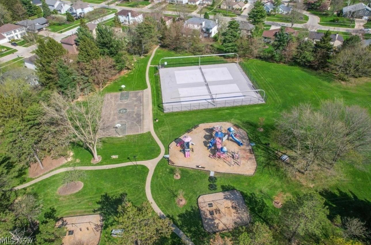 17716 Plymouth Row Strongsville OH 44136