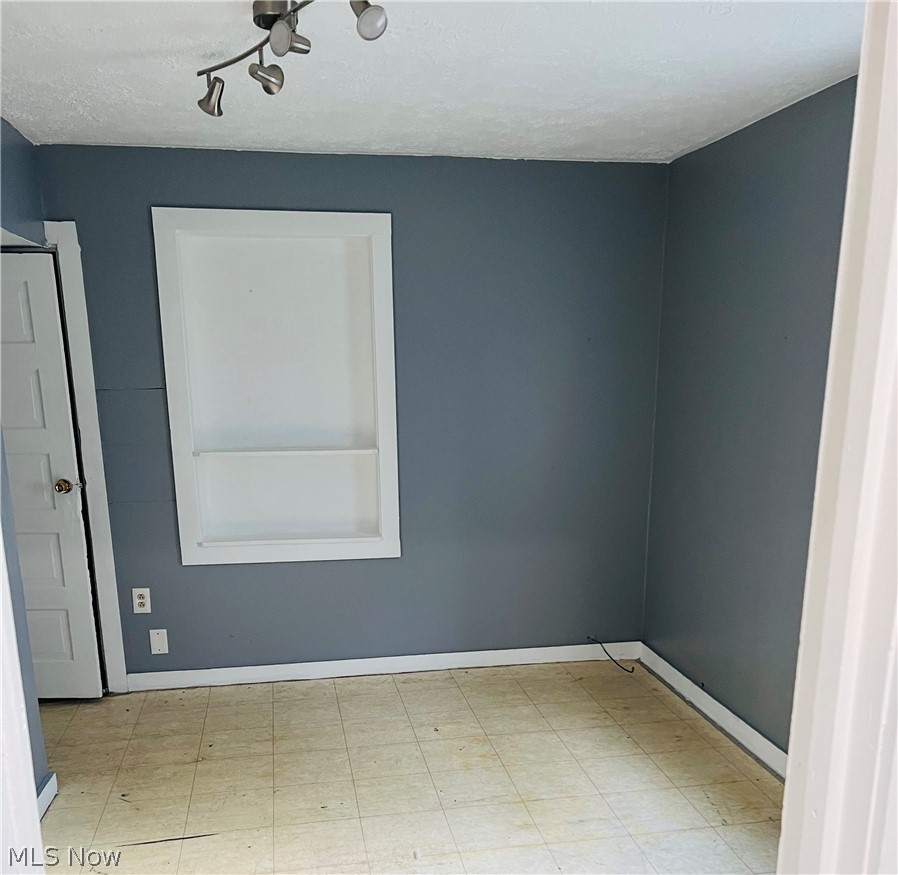 7605 Lawn Avenue Cleveland OH 44102