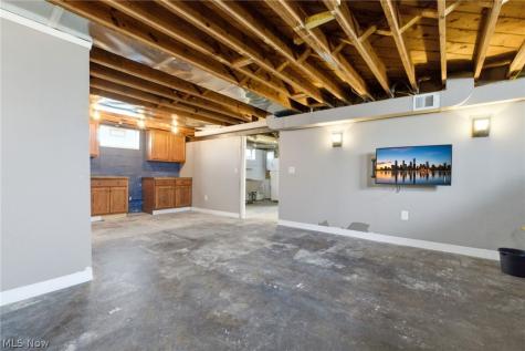 483 E 330th Street Willowick OH 44095