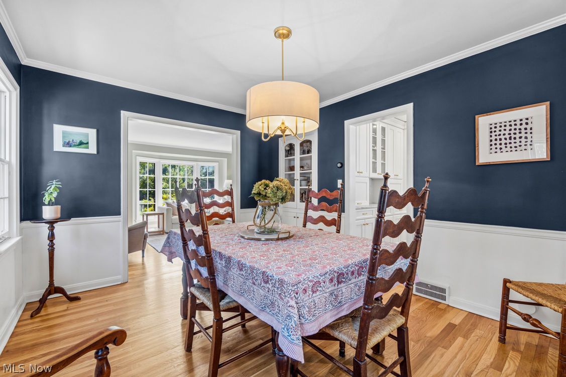 3718 Townley Road Shaker Heights OH 44122