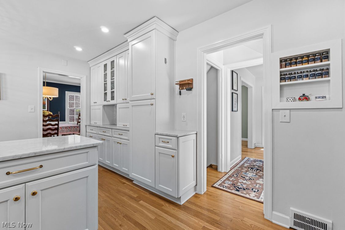 3718 Townley Road Shaker Heights OH 44122