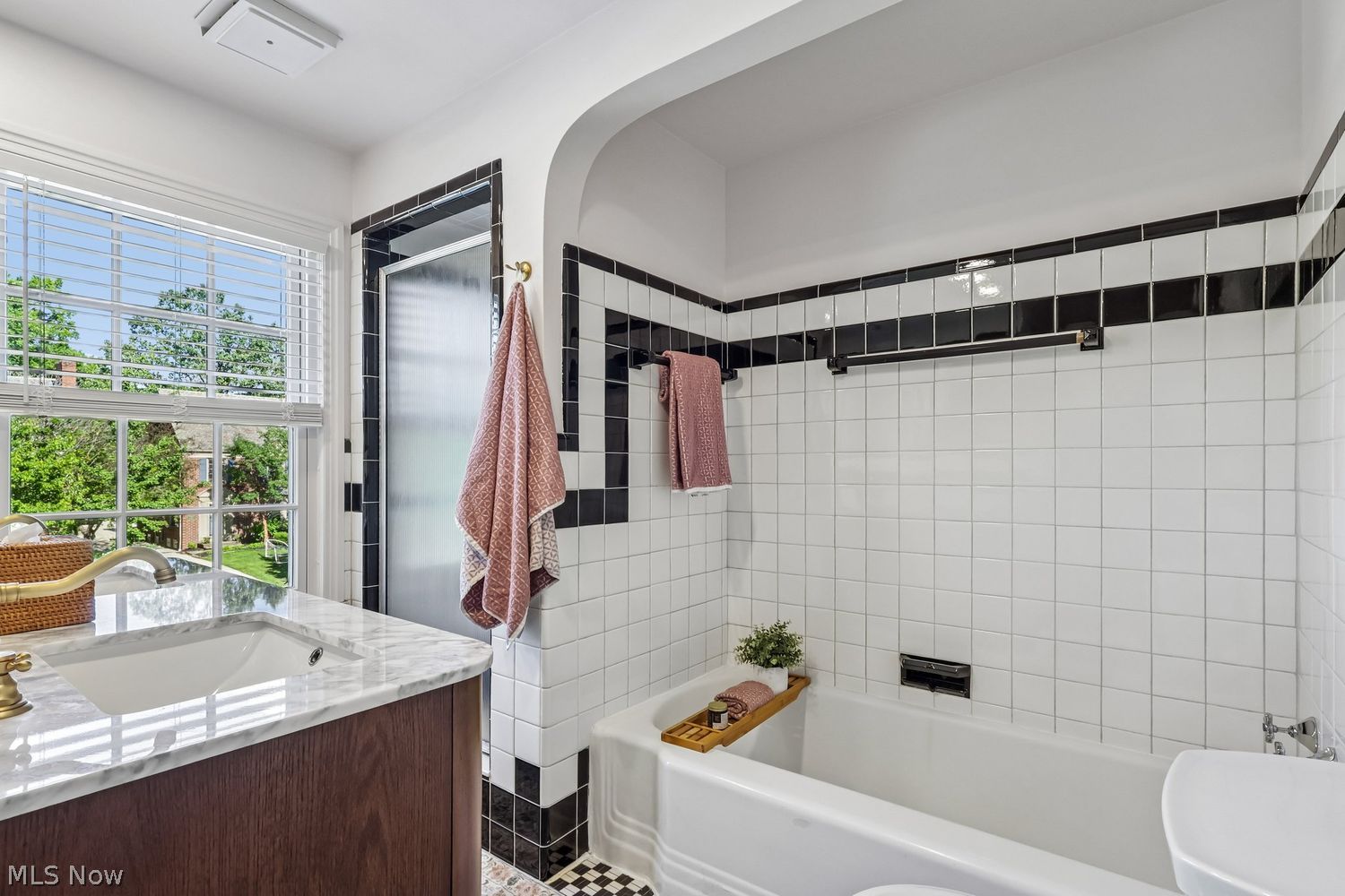 3718 Townley Road Shaker Heights OH 44122