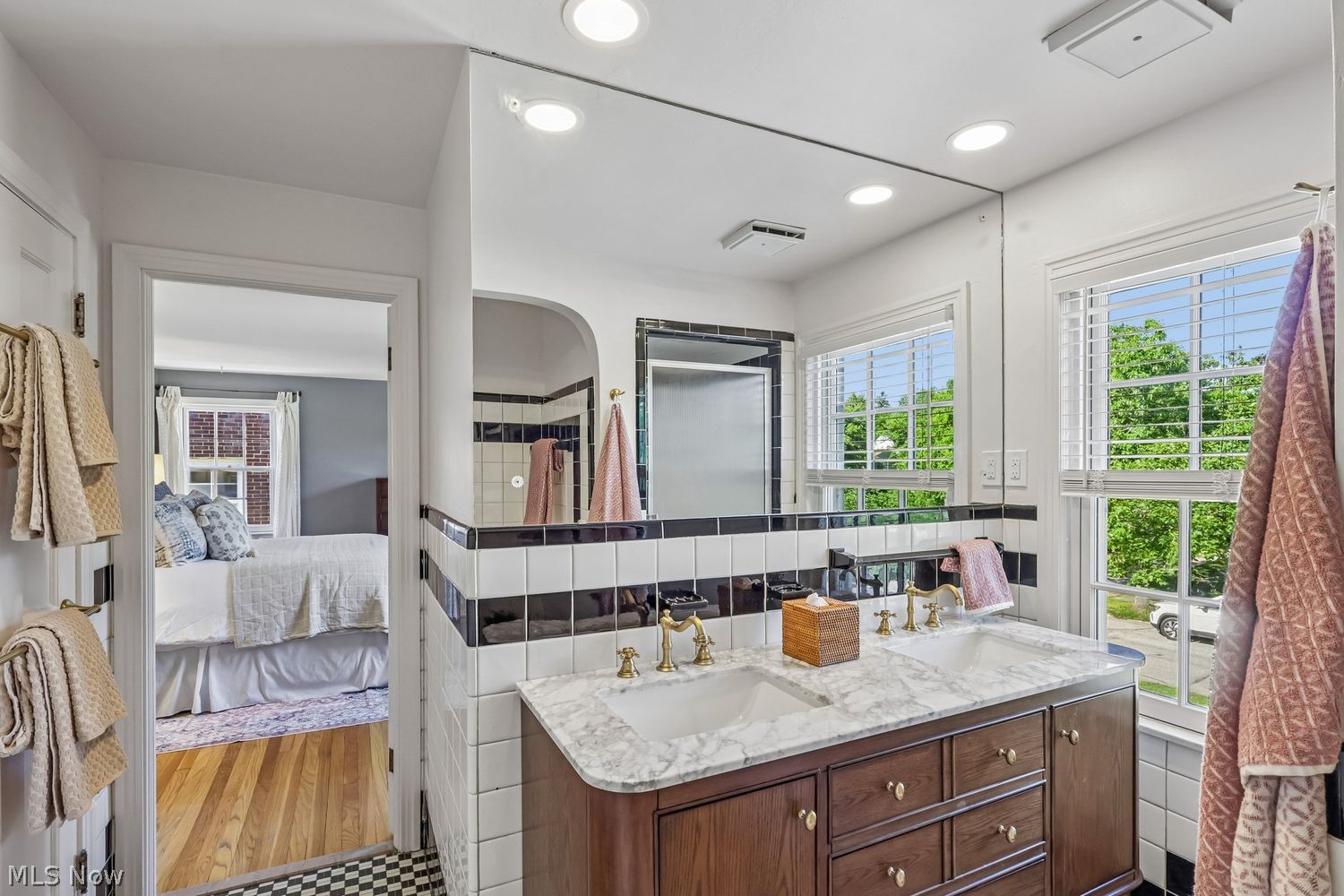 3718 Townley Road Shaker Heights OH 44122