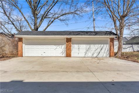 20111 Mountville Drive Maple Heights OH 44137