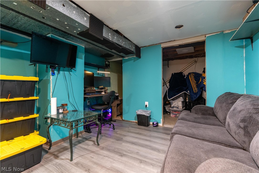 2251 Robinhood Drive Wooster OH 44691