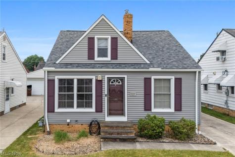 8327 Renwood Drive Parma OH 44129
